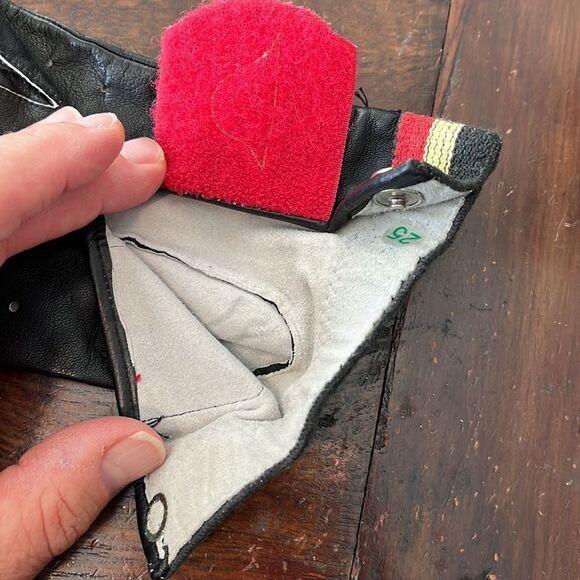 Black USA Army women’s small right hand leather golf glove​ & marker - Picture 5 of 6